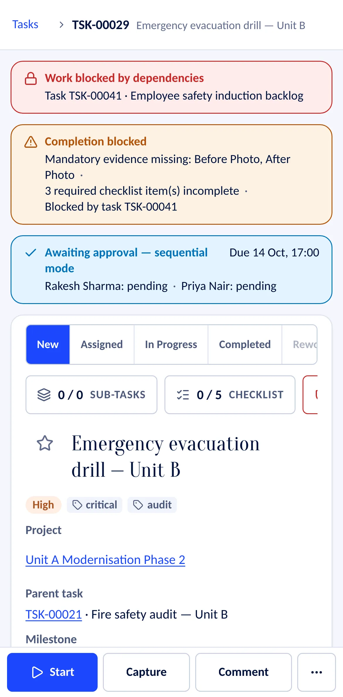 A task on a phone. A banner says completion is blocked until the before and after photos are captured; at the bottom the buttons Start, Capture and Comment.